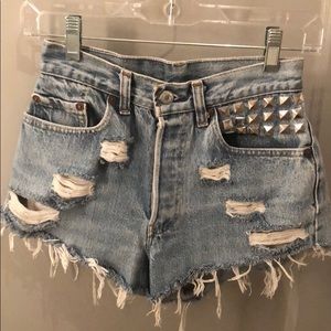 High rise Levi jean shorts